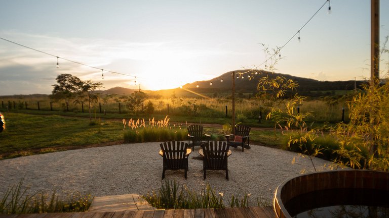 Summer Glass Home: cabana de vidro com ofurô em Pirenópolis